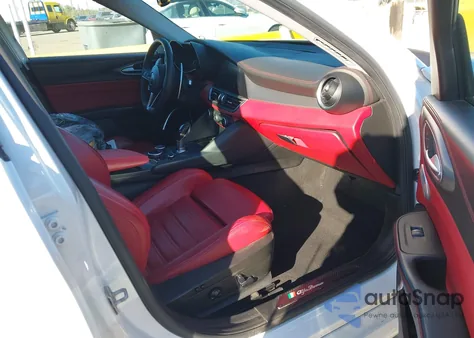 2017 Alfa Romeo Giulia Ti Rwd z USA, uszkodzony, nr VIN ZARFAECN8H7558330